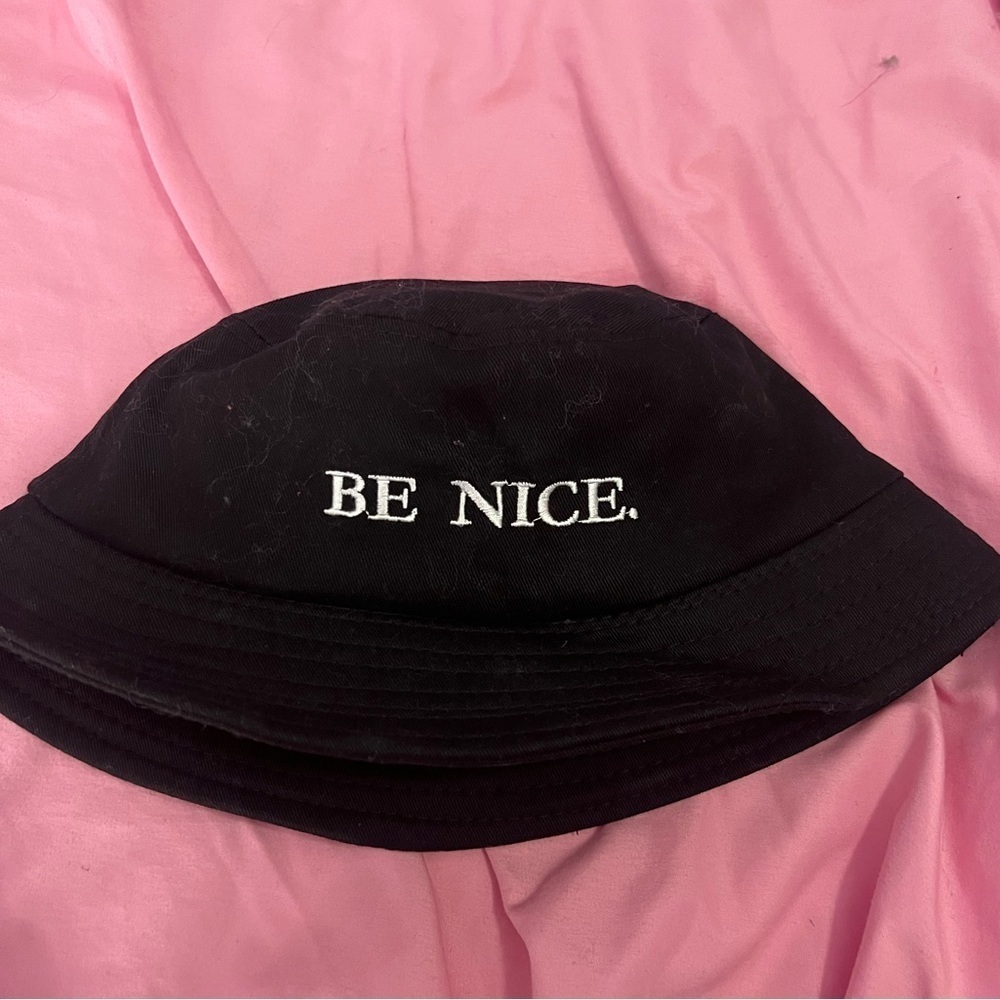 Bucket hat